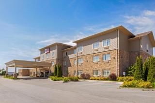 Best Western Plus Walkerton Hotel & Conference Centre - 2