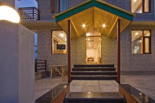 hotel four seasons retreat by cj hotel and resorts - 5