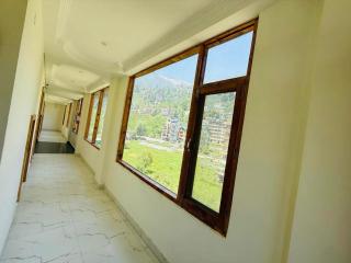 hotel four seasons retreat by cj hotel and resorts - 2