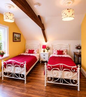 Scenic 4BR Farmhouse Escape in Kerry - 7