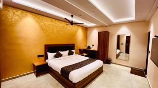 Thayamkery's Royal Inn - 9