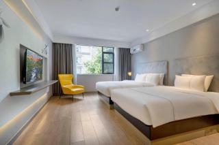 Magnotel Hotel Guilin Yangshuo Xijie Branch - 1