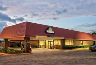 Days Inn by Wyndham Batesville - 3
