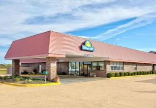 Days Inn by Wyndham Batesville - 1