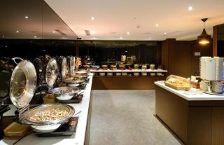 Aeris International Hotel - 5
