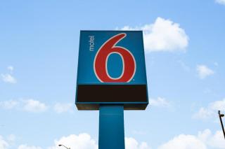 Motel 6 Brampton, ON - Toronto - 1