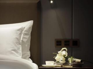 Luoyang Ease House - 2