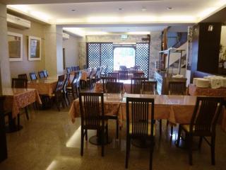 E Moon Hotel - 7