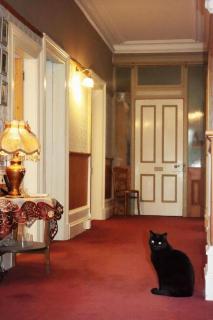 Hulmes Court - 1