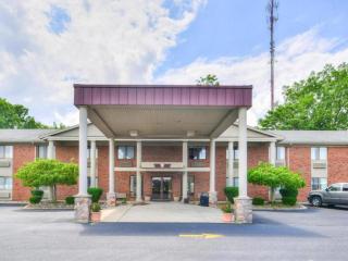 Americas Best Value Inn & Suites Bluffton - 3