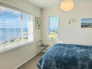 Bluff Ocean Vista Motel and Accommodation - 1