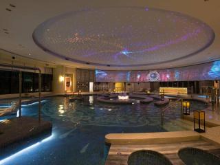 R&F LN Garden Hotspring Resort - 2