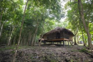 9 Huts on a Hill - 1