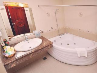 Tan Hoang Long Hotel - 4