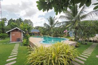 OYO 75339 Full Frame Resort - 0