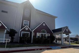 Microtel Inn & Suites by Wyndham Houston - 3