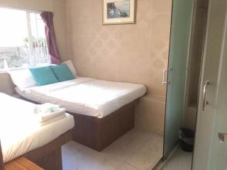 Me Easy Hostel - 1
