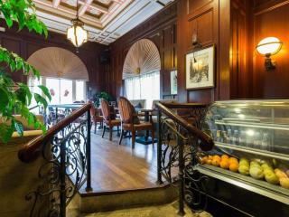 Pacific Hotel - 1