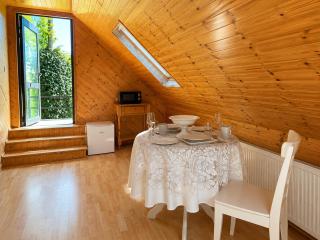 Charming Loft Apartment Enfield Getaway - 3