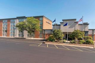 The Center Hotel Grand Rapids Airport - 6