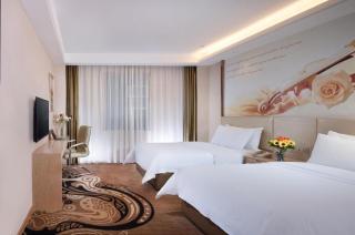 Vienna Hotel Wuhan High-speed Railway Station East Square - 4