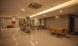 7 Days Premium Hotel Chongqing Hongqihegou Light Rail Station - 8