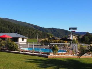 Linkwater Motel - 1