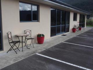 Linkwater Motel - 1