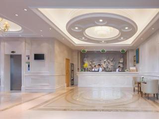 Vienna Hotel Shenzhen Gongming Square Metro Station - 9