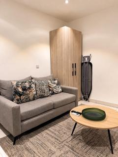 The Executive Space - the Lennox Airport - 4