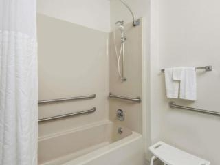 Days Inn by Wyndham Ashland - 2
