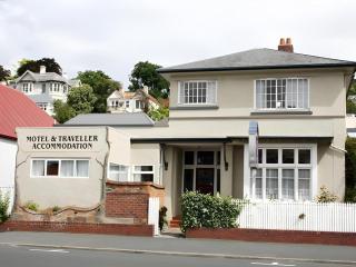Kiwi's Nest Budget Accommodation & Backpackers - 5
