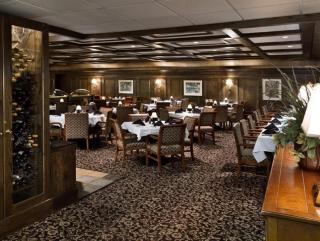 Bismarck Hotel and Conference Center - 8