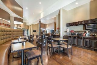 Best Western Plus Lackland Hotel & Suites - 5