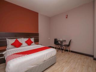 OYO 1043 Get Inn Hotel Sendayan - 2
