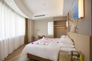 Vienna International Hotel (Sanya High-speed Railway Station) - 1