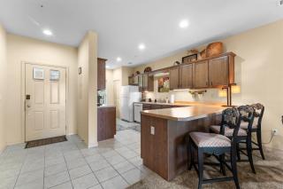 Caddy Corner Condo Cozy Stay - 4