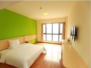 7 Days Inn East Chengdu Railway Station East Square - 2