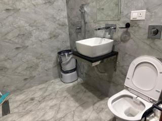 Hotel Amrit Gold - 8