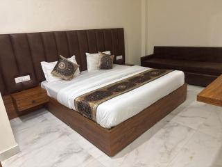 Hotel Amrit Gold - 2