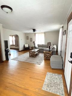 Bright and Simple Spacious Stay-Entire Home - 7
