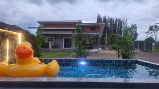 บ้านน้ำผึ้งโฮมสเตย์ Pool & Garden - 2