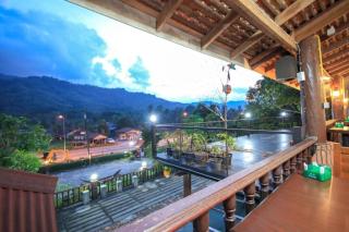 OYO 75353 Loy Chalet Resort - 9