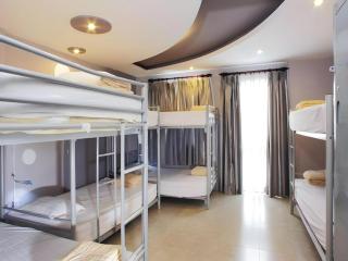 Saigon Backpackers Hostel @ Pham Ngu Lao - 2
