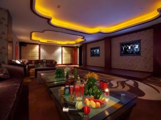 Taihu Bay New Century Hotel - 8