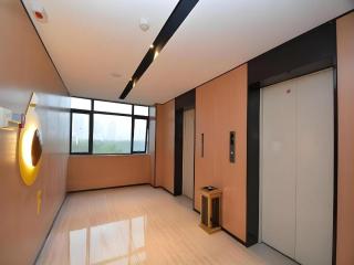 IU Hotel Zhengzhou Lvcheng Square Metro Station - 6