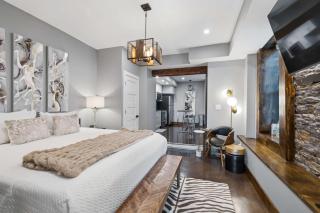 Luxury Mt Adams Retreat Suites - 1