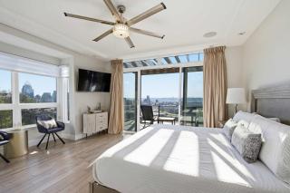 Skyline Views, 5BR Mt Adams Estate, Sleeps 12 - Cincinnati - 5