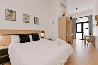 Caracol - Entire Apt - Near Beach and Stadium by Río Turia Apartments - 2