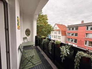 Beautiful and Spacious 4 BDR Apartment with Balcony - 5